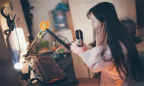 娱乐主播直播间说事吃瓜